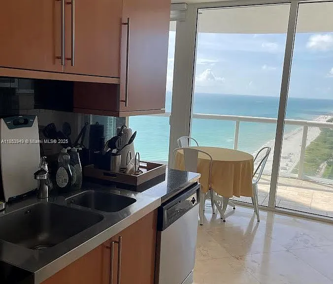 6365 Collins Ave #3404 — Photo 1
