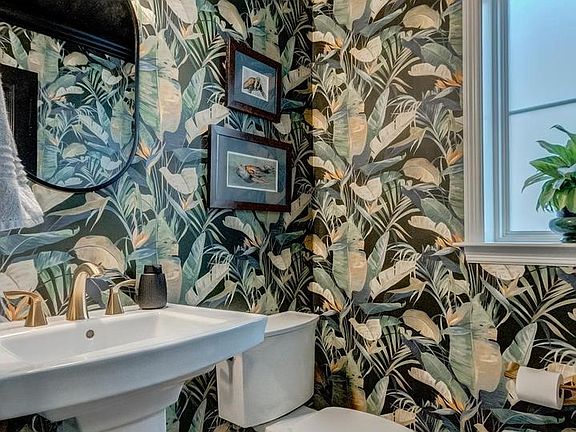 4th image of 1327 Carnegie Way
