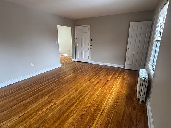 4th image of 92 Walraven Dr