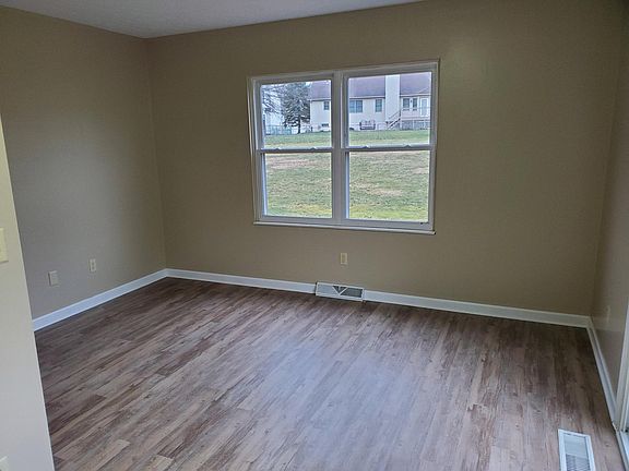 5th image of 1584 Cedar Ln