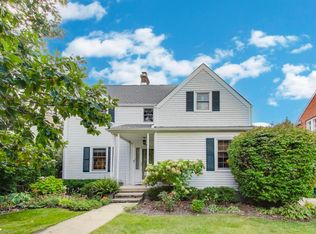 908 Lexington St, Wheaton, IL 60187