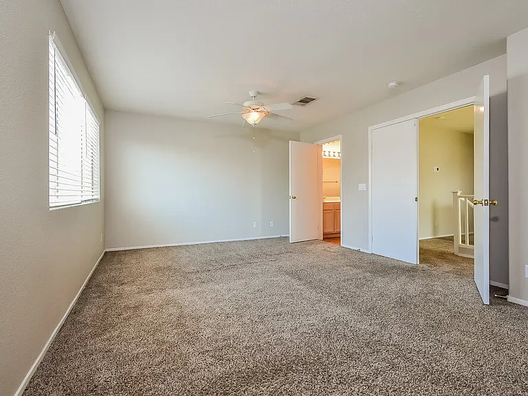 2501 Lady Elizabeth Ct — Photo 9