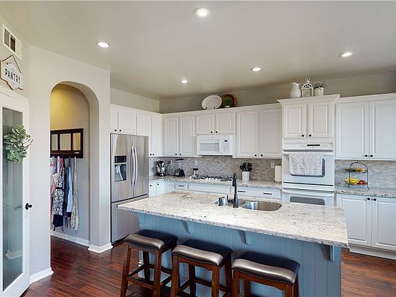 4th image of 1615 Camino De Salmon St