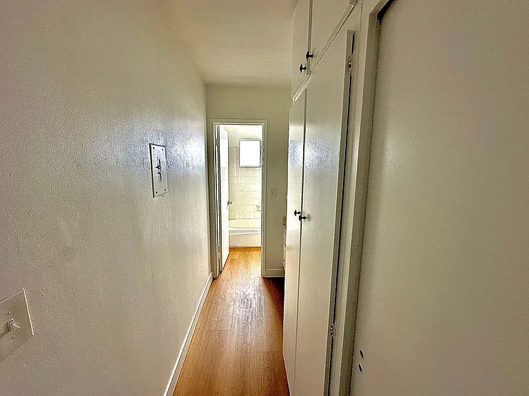 El Sorano Apartments — Photo 8