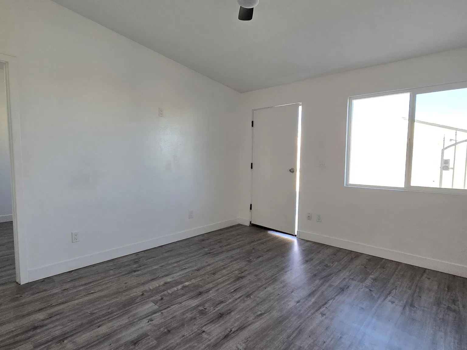 1 bed, 1.0 bath, 700 sqft, $1,000 — Photo 3