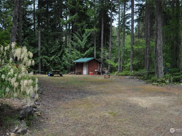 20 Oxbow Place, Hoodsport, WA 98548