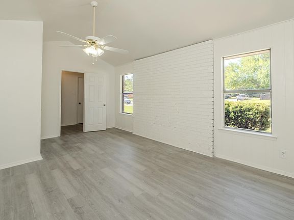 5th image of 4427 McNiel Ave