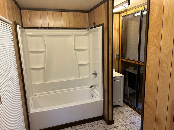 2nd image of 2045 W Washington St #4