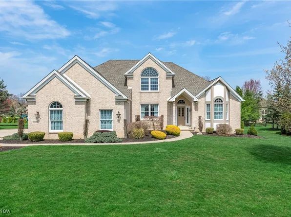 10091 Forest Glen Dr, North Royalton, OH 44133