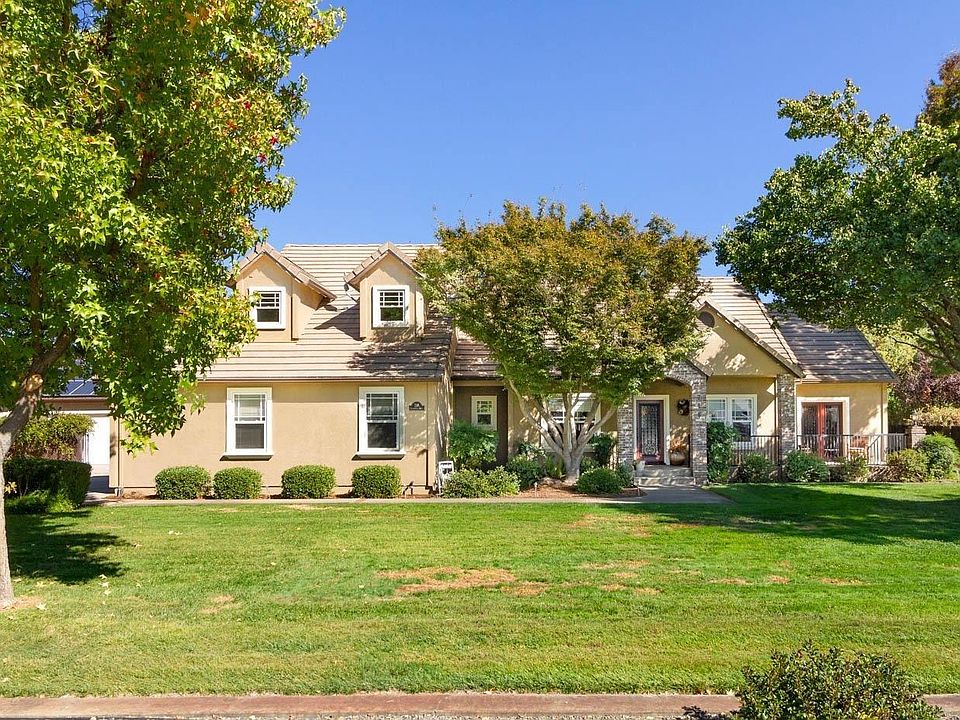 1st image of 718 Saddleback Dr