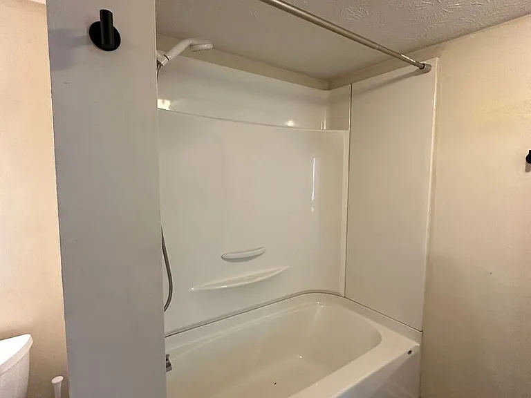 720 Addison Ave — Photo 10