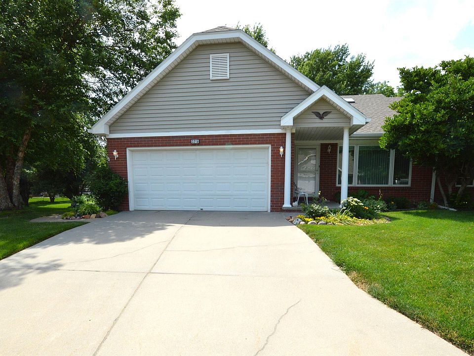 1st image of 3215 Jamestown Ln