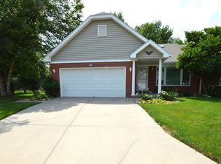 3215 Jamestown Ln, Lincoln, NE 68516