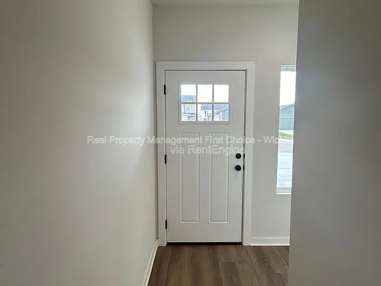 138 N Gowen St — Photo 34