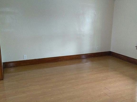 5th image of 2422 Pierce Ave