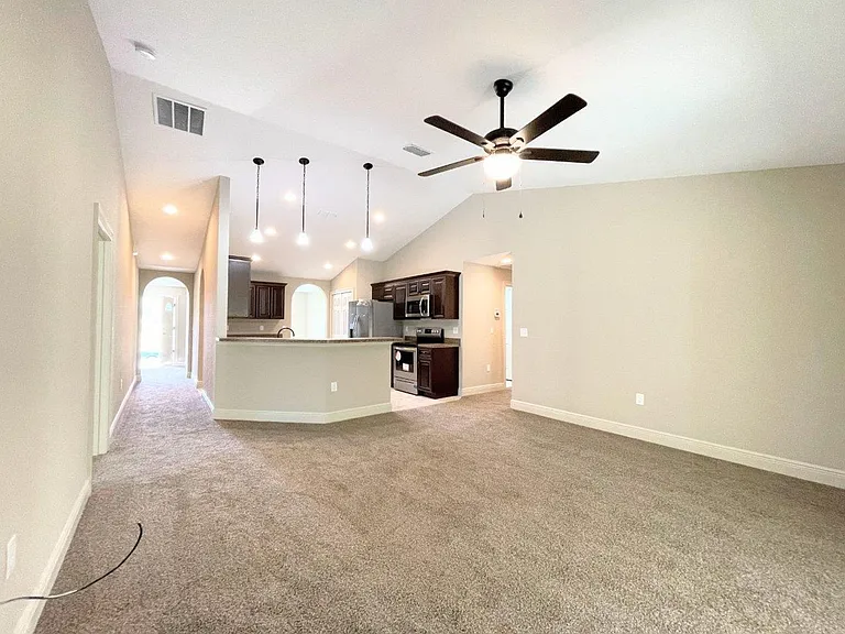 8225 SW 135 Street Rd — Photo 2