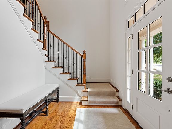 3rd image of 624 Burghley Ln