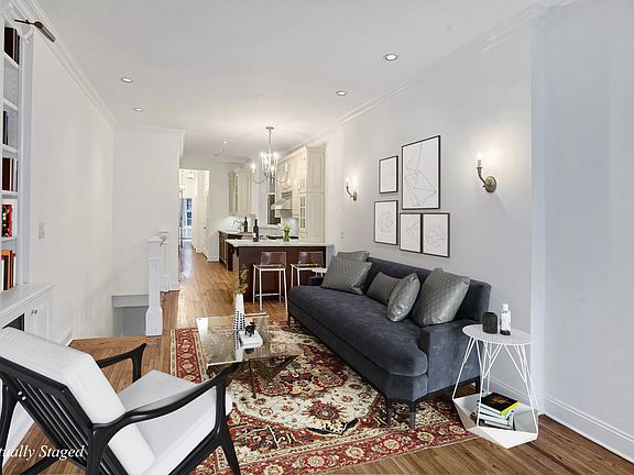 3rd image of 521 E 88th St APT 1C