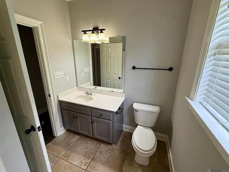 10408 Springtree Ave — Photo 12