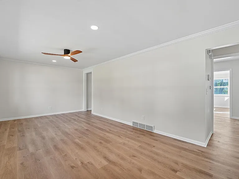 3605 SW Pryor Rd — Photo 6