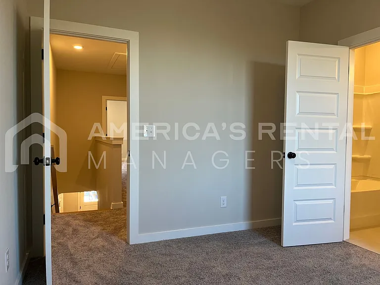 4826 Silas Ave — Photo 27