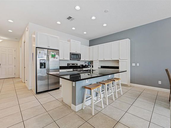 3rd image of 318 CAPTIVA DRIVE