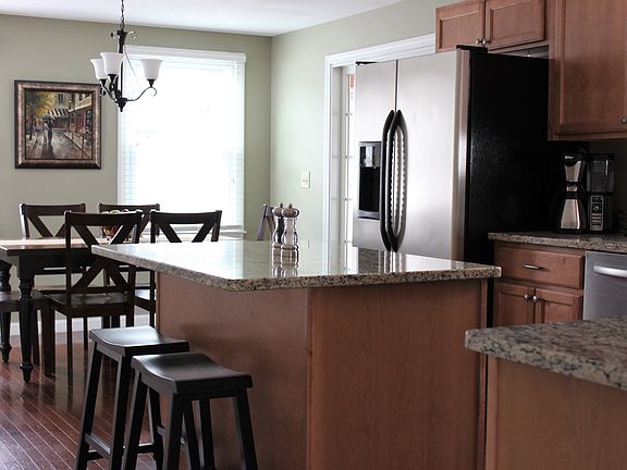 5th image of 18 Macdonald Dr