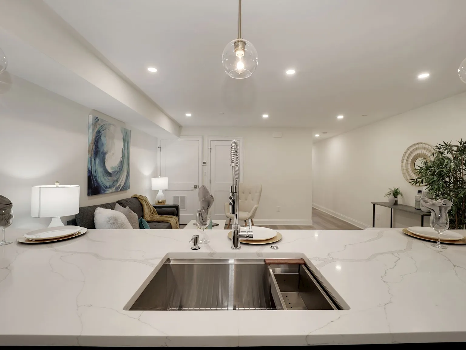 2 bed, 802 sqft, $3,175 — Photo 2