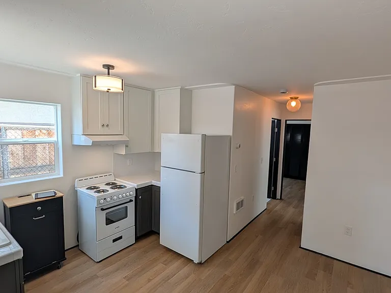 3445 Collier Ave — Photo 3