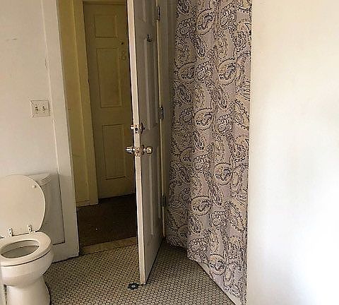 5th image of 208 N Hamilton St APT 3