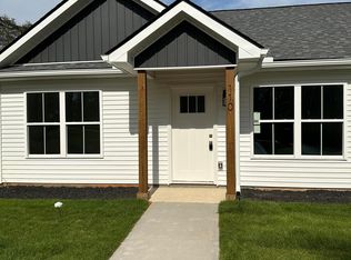110 Lakeside Dr, Taylors, SC 29687