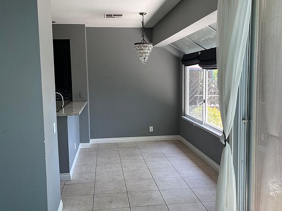 Kitchen sitting area