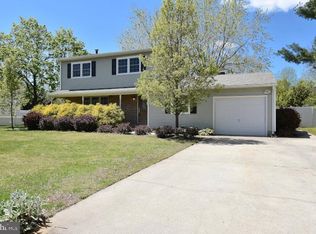1302 Sherwood Dr, Vineland, NJ 08361