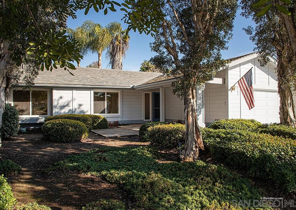 1st image of 4741 La Cuenta Dr