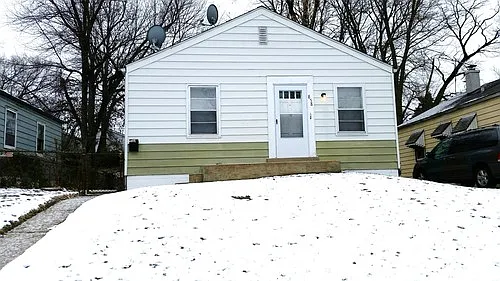 858 Nassau Dr photo 1