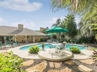 7 Park Ln, Galveston, TX 77551