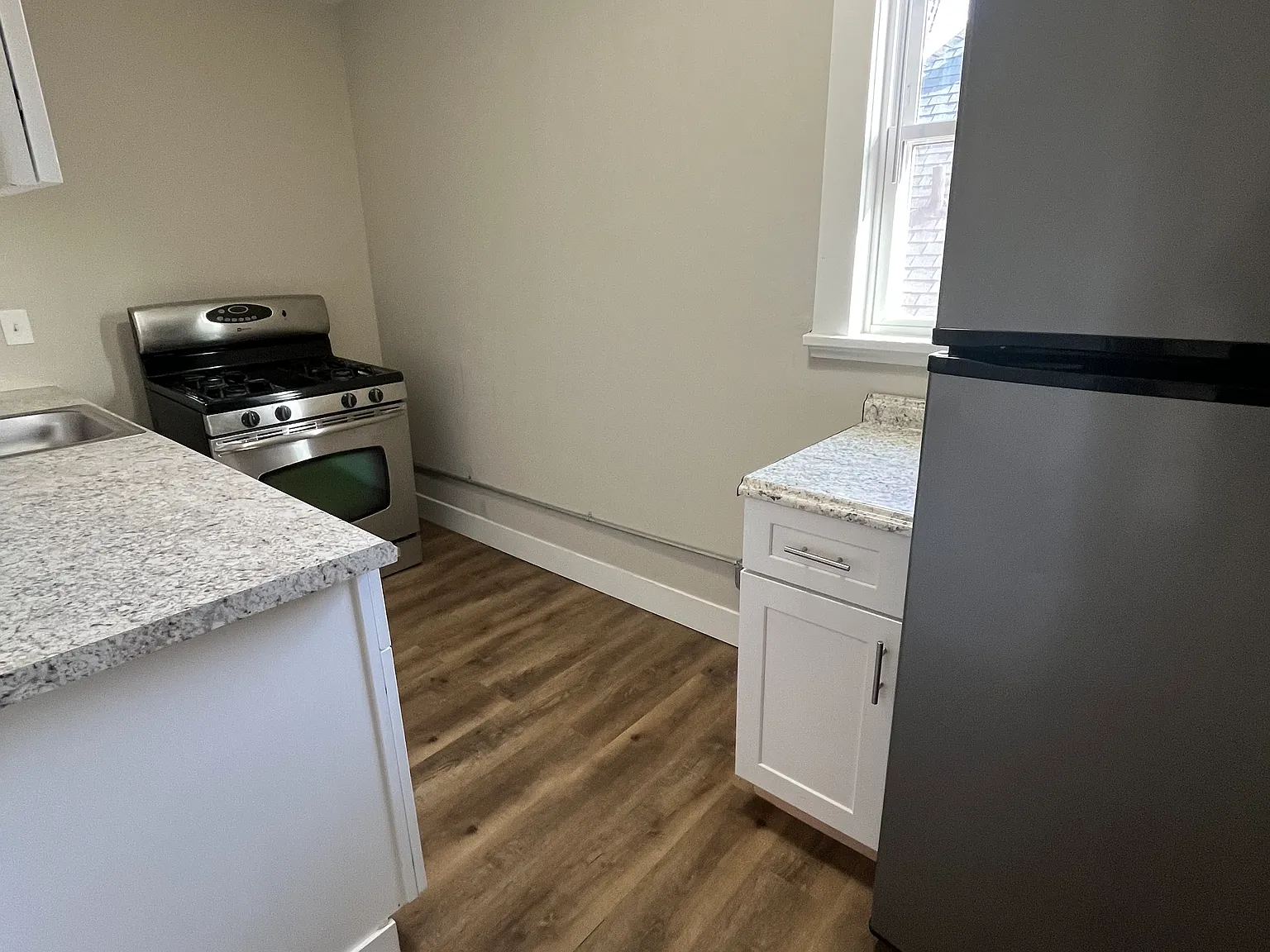 2 bed, 650 sqft, $875 — Photo 2