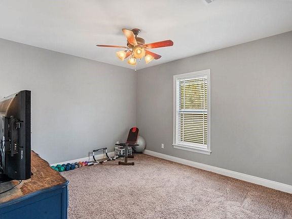 5th image of 2678 Tioga Dr