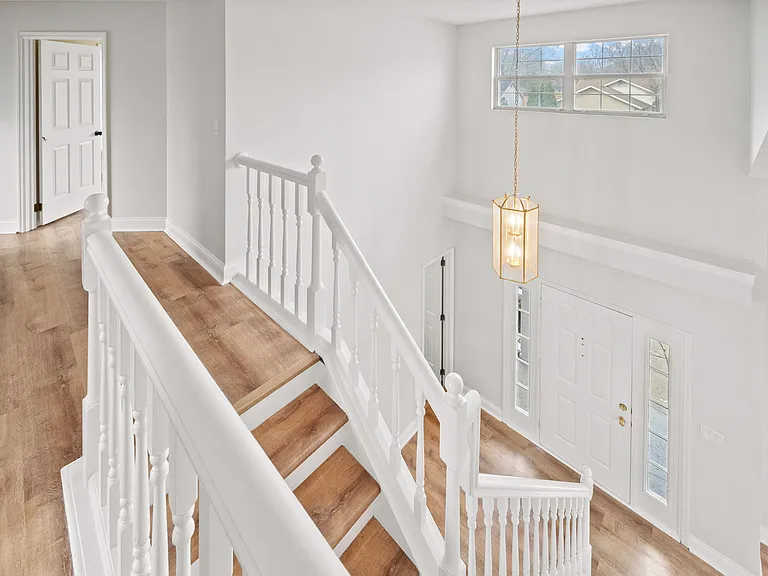 21 Goldersgreen Dr — Photo 16