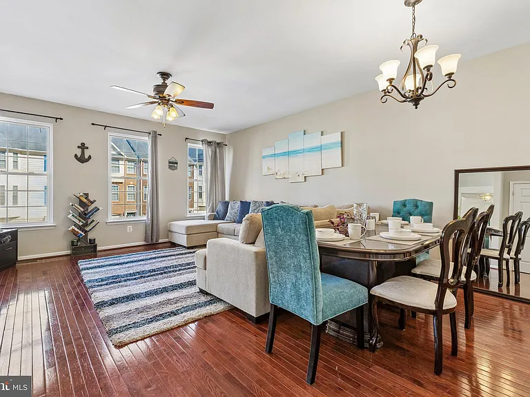 12047 Kemps Landing Cir — Photo 7