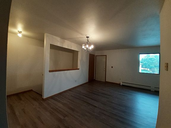 5th image of 430 Sullivan St #11391347