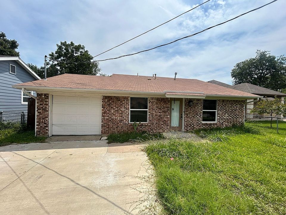 2nd image of 2118 Aggie Dr