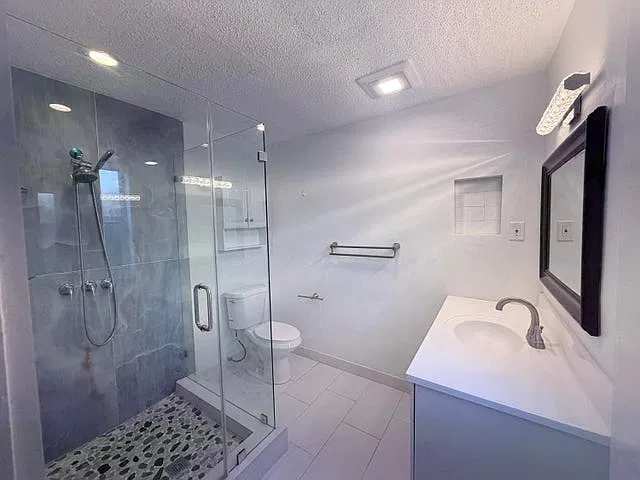 11260 NW 39th St