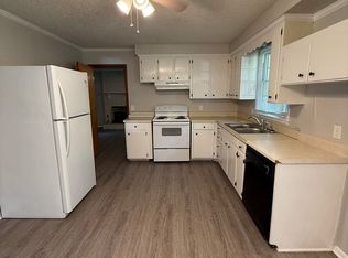 110 Oakwood Dr, Dickson, TN 37055