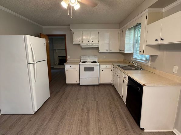 110 Oakwood Dr