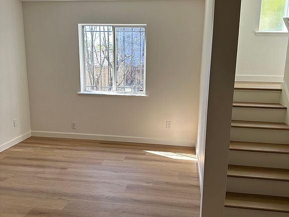 4th image of 1044 Addison St