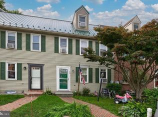 10 Hilldale Dr, Ephrata, PA 17522