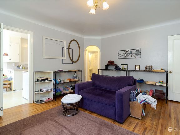 3rd image of 1013 Pomona Street