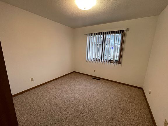 5th image of 440 Plum Creek Ct APT 3