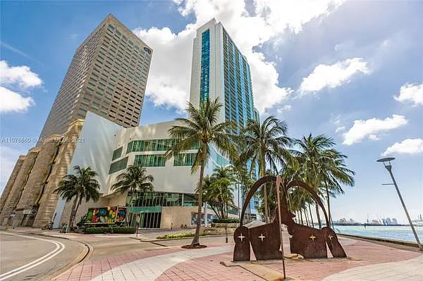 325 S Biscayne Blvd #12A